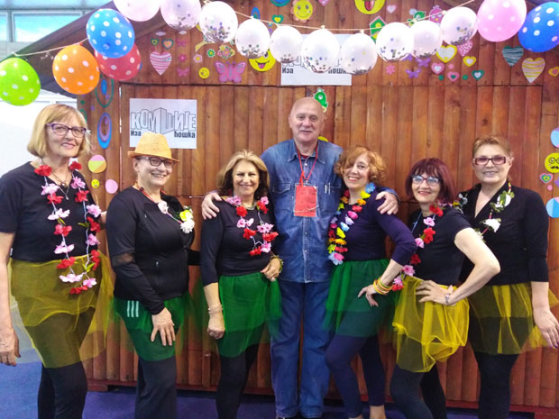 КОМШИЈЕ ИЗА ЋОШКА: Продају једино осмех